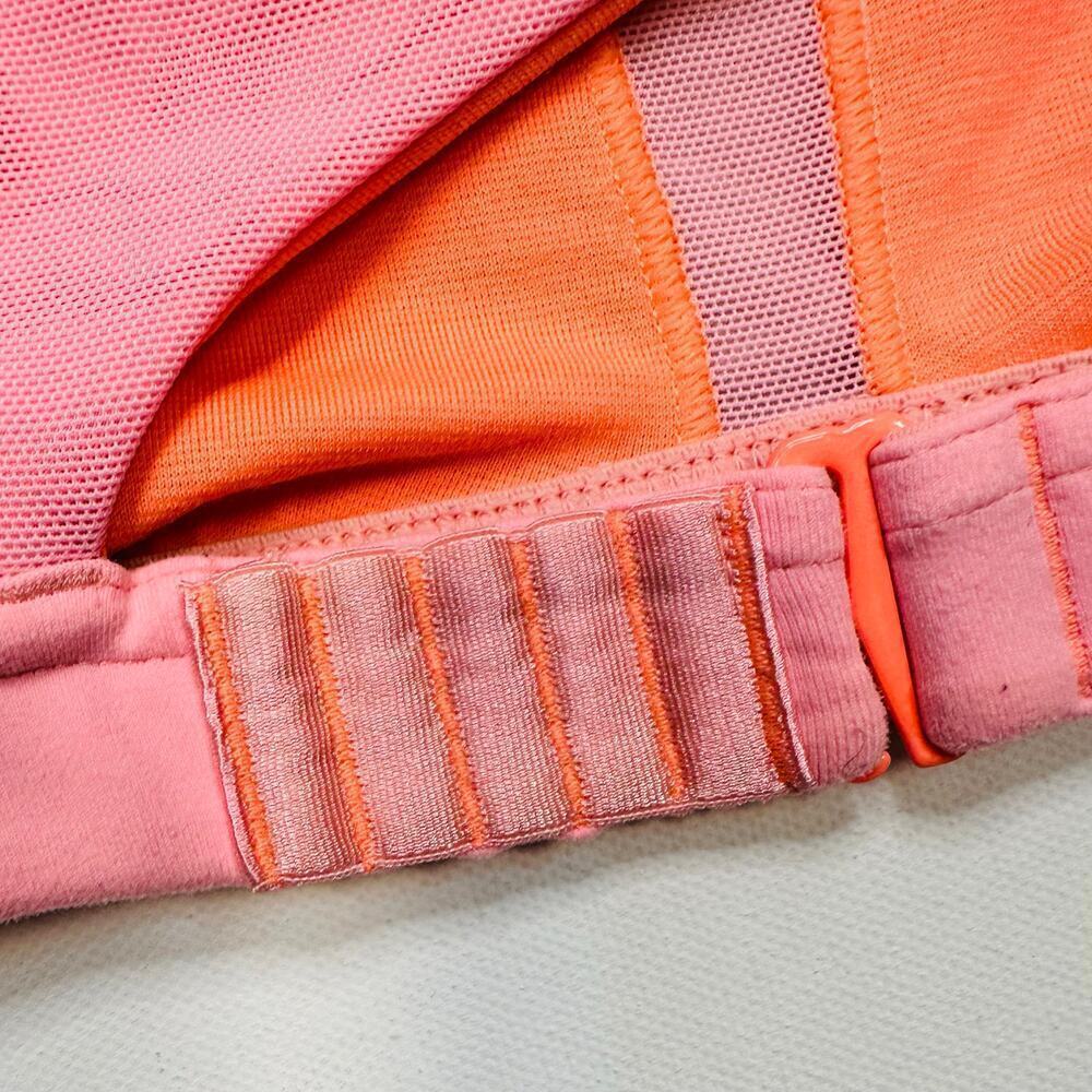Lululemon Racerback Sports Bra Size 4 - Picture 6 of 7